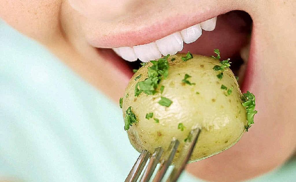 On average an Australian adult should consume no more than a teaspoon of salt a day. On average an Australian adult should consume no more than a teaspoon of salt a day.